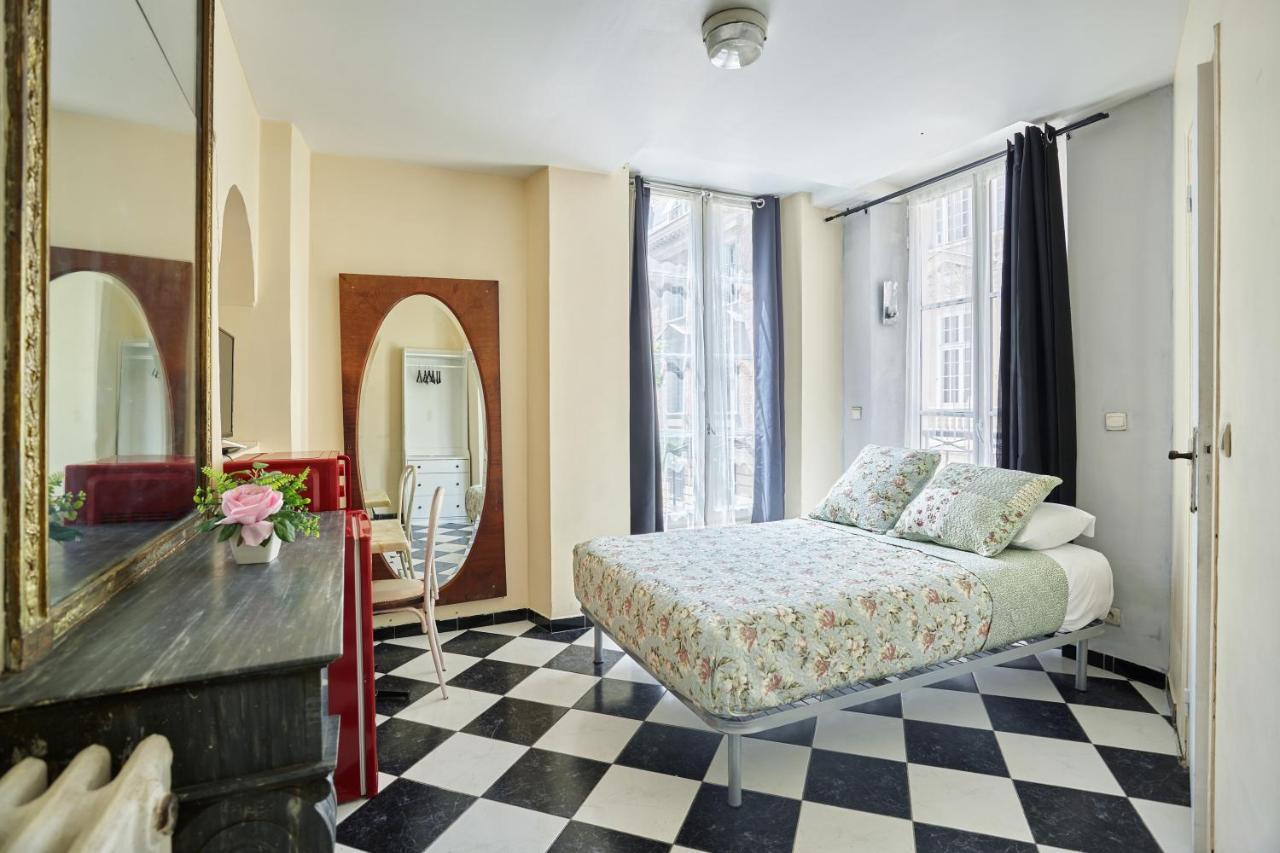 Le Petit Borda Hotel Париж Екстериор снимка